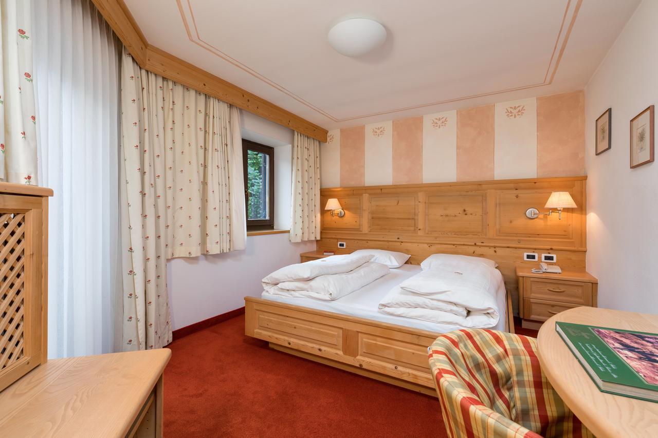 Hotel Christian Corvara In Badia Dış mekan fotoğraf