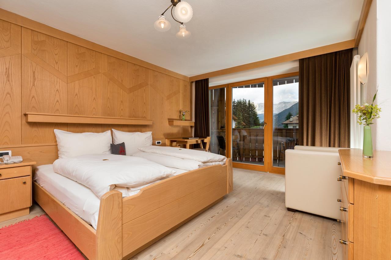 Hotel Christian Corvara In Badia Dış mekan fotoğraf