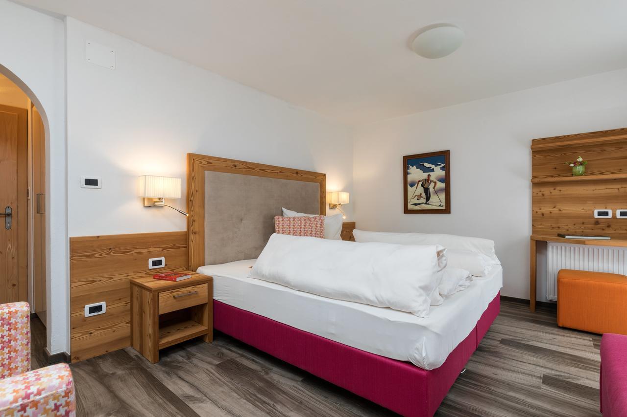 Hotel Christian Corvara In Badia Dış mekan fotoğraf